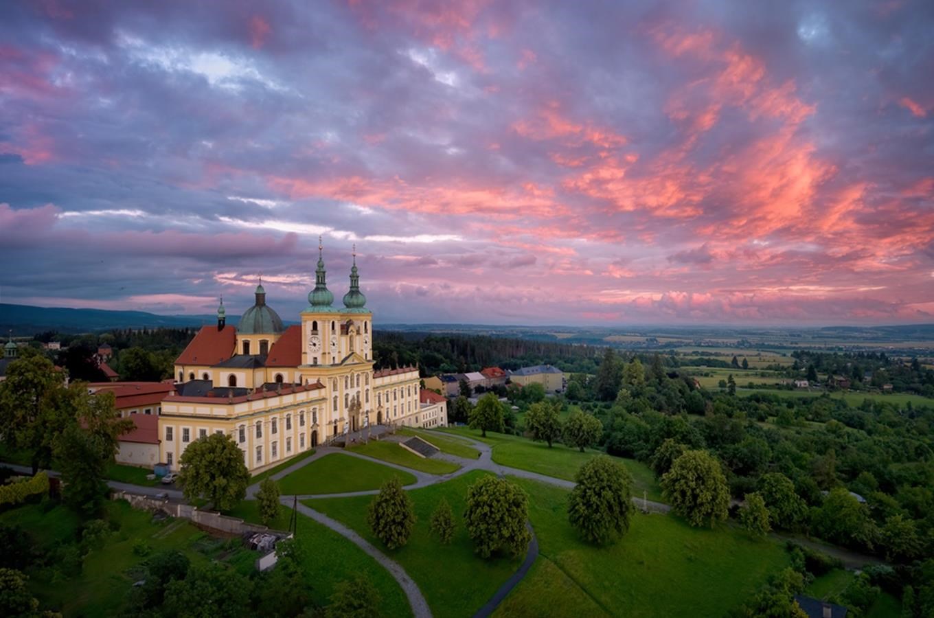 Svatý Kopeček u Olomouce - živé poutní místo a cíl obdivovatelů barokní architektury