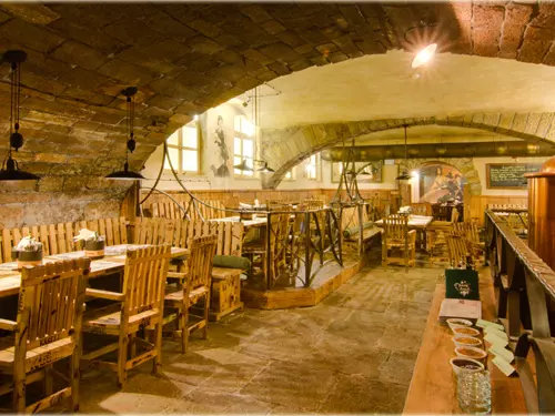 Restaurace Becherplatz s pivovarem Karel IV. 
