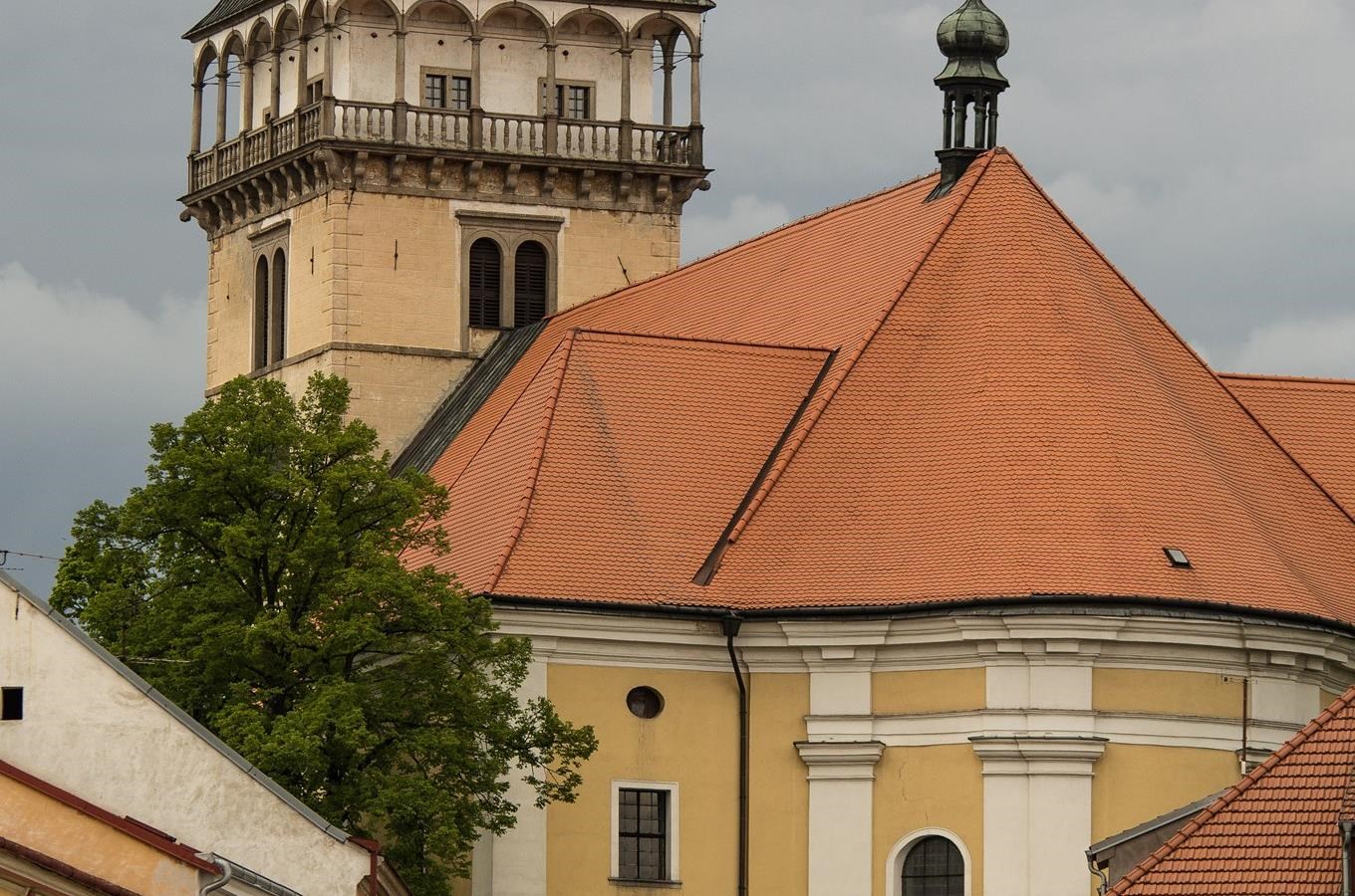 Kostel sv. Vavřince v Dačicích a renesanční věž