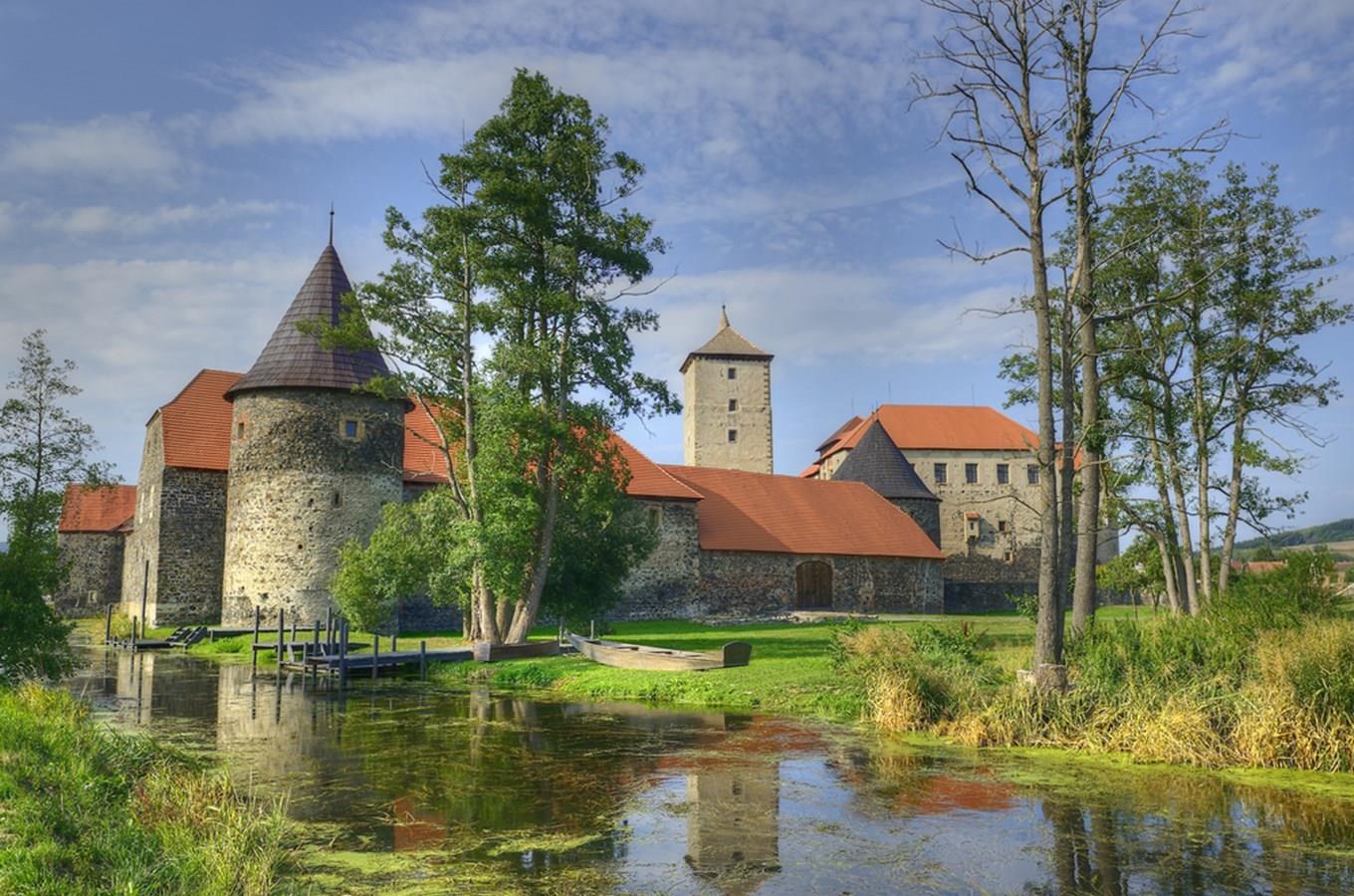 Vodní hrad Švihov – skvost, který stojí za to vidět zblízka