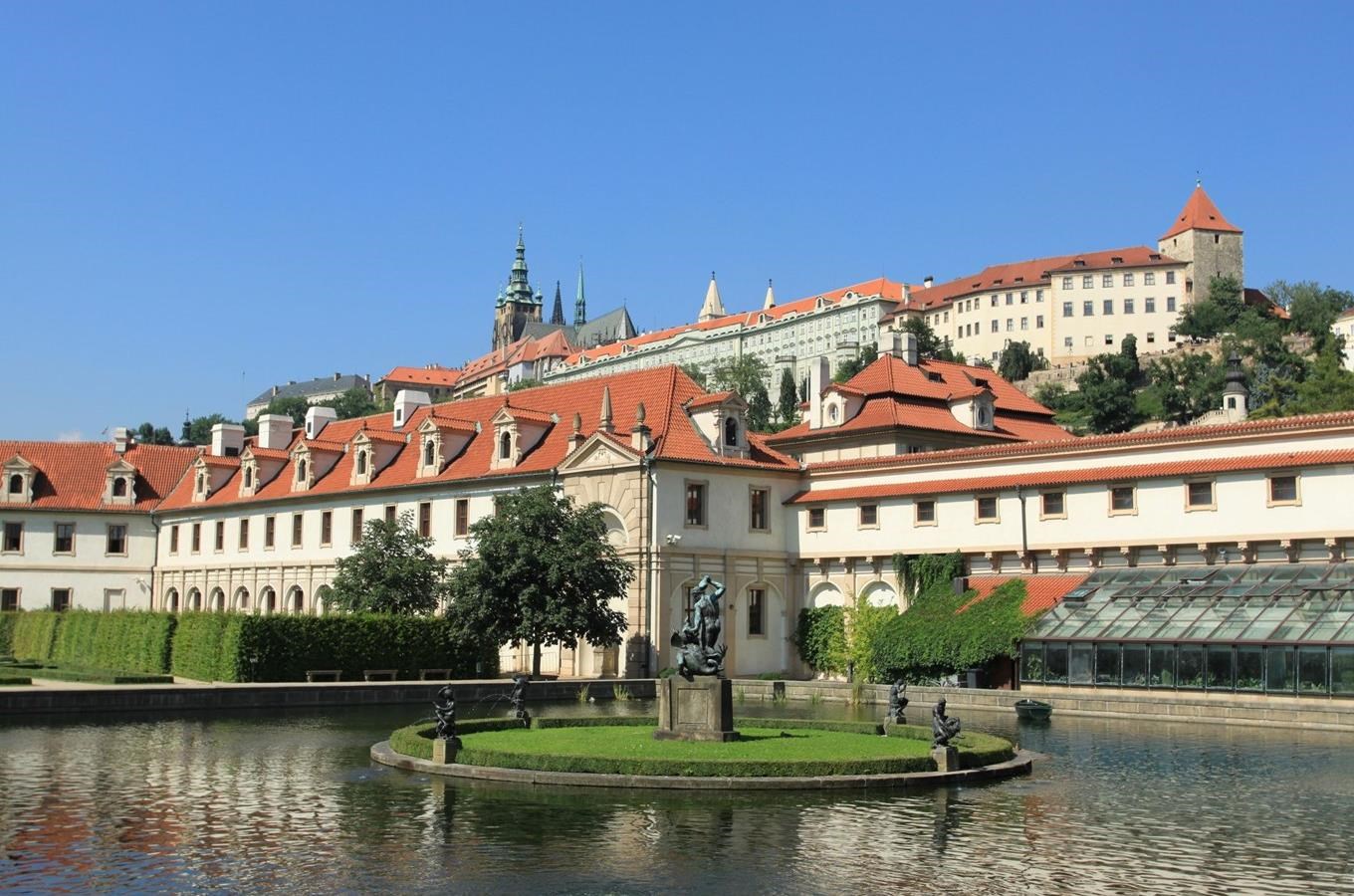 Prohlídky Senátu Parlamentu České republiky ve Valdštejnském paláci