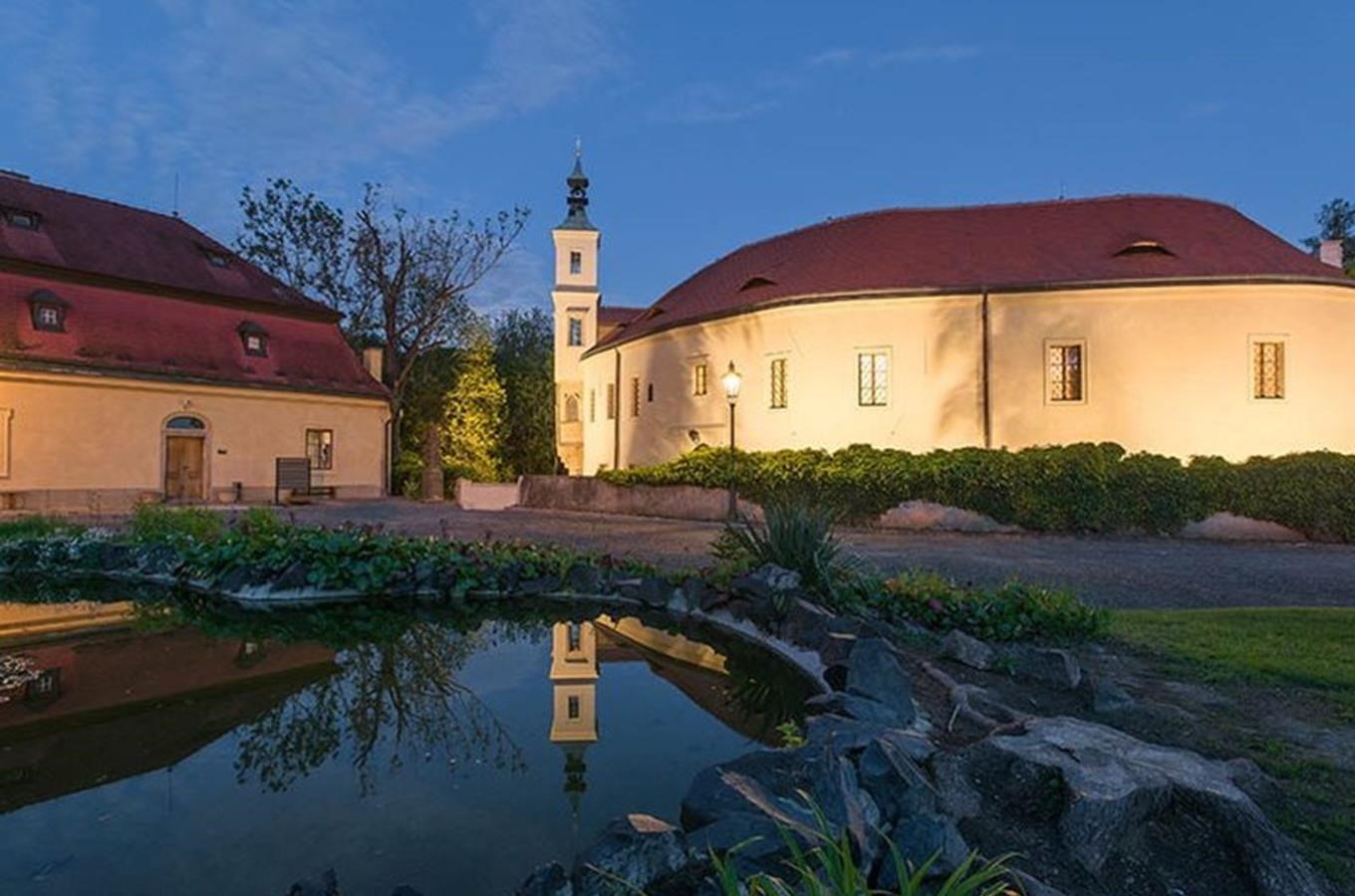 Zámek Roztoky - Středočeské muzeum v Roztokách u Prahy