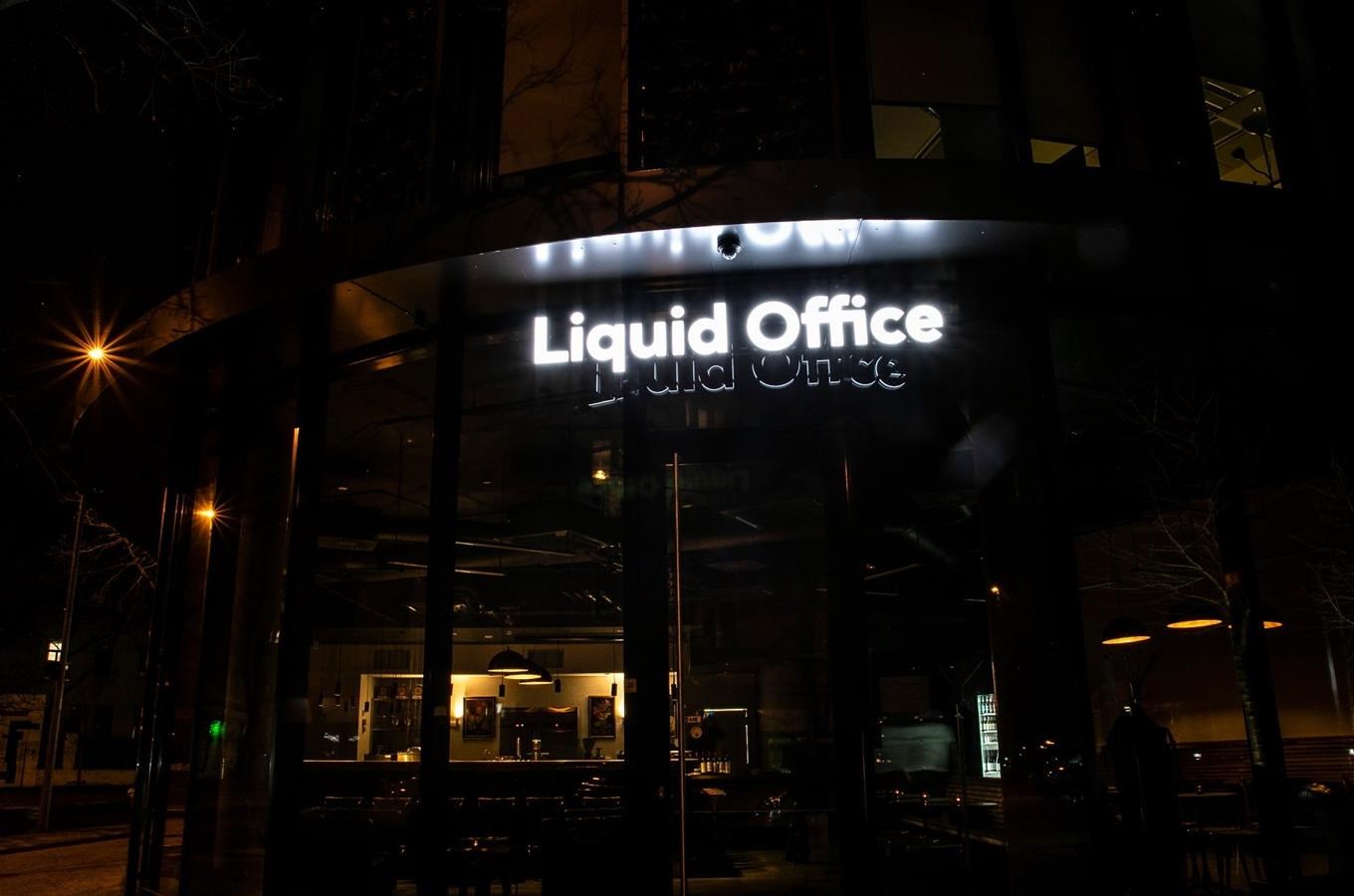 Bar Liquid Office v Karlíně