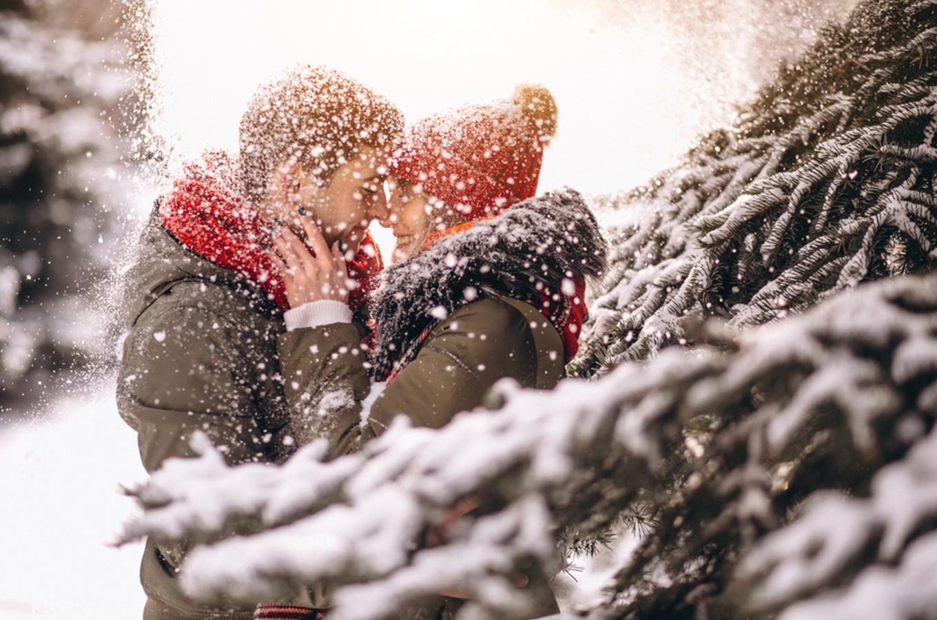 Nejlepší oslava Mezinárodního dne objímání: na romantických zimních procházkách v okolí Prahy
