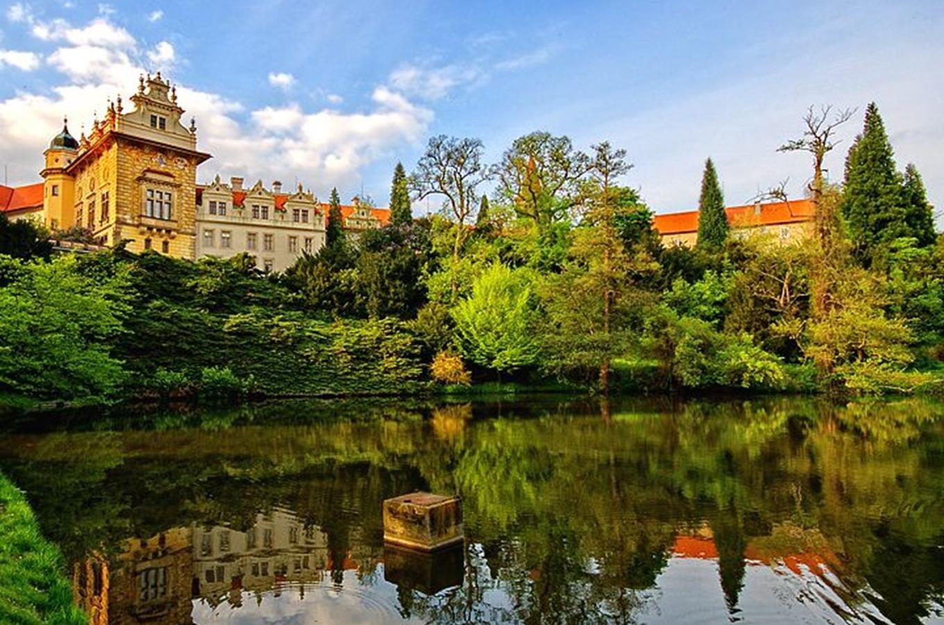 Kudy Z Nudy Pr honick Park Zahrady S Puncem UNESCO Kudy Z Nudy Pr honick Park Zahrady S Puncem UNESCO