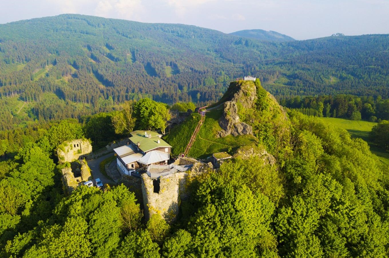 Hrad Tolštejn - nejlépe zachovaná zřícenina Lužických hor