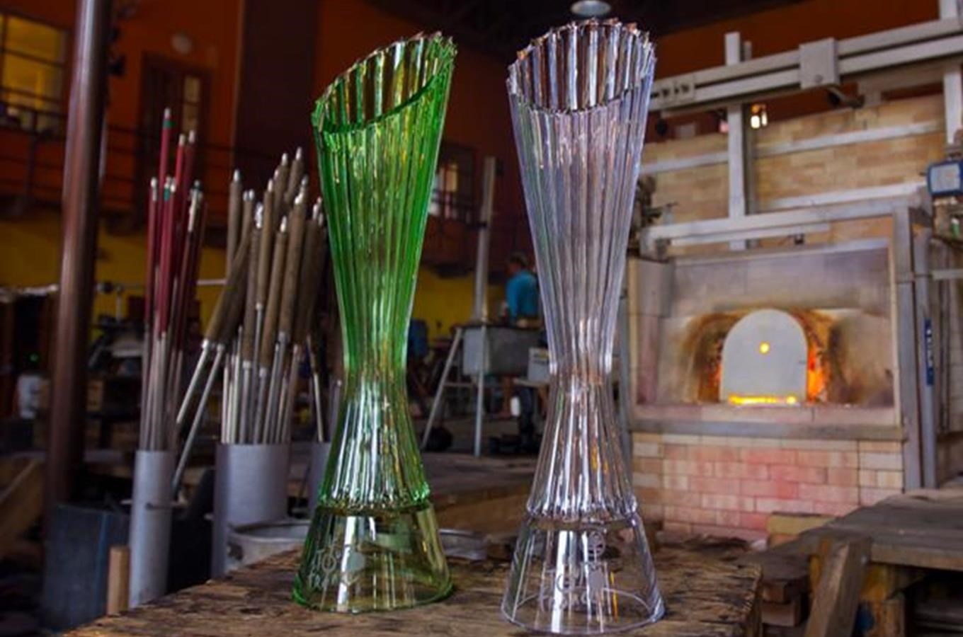 Design: české skleněné vázy, lustry a instalace, které září ve světě