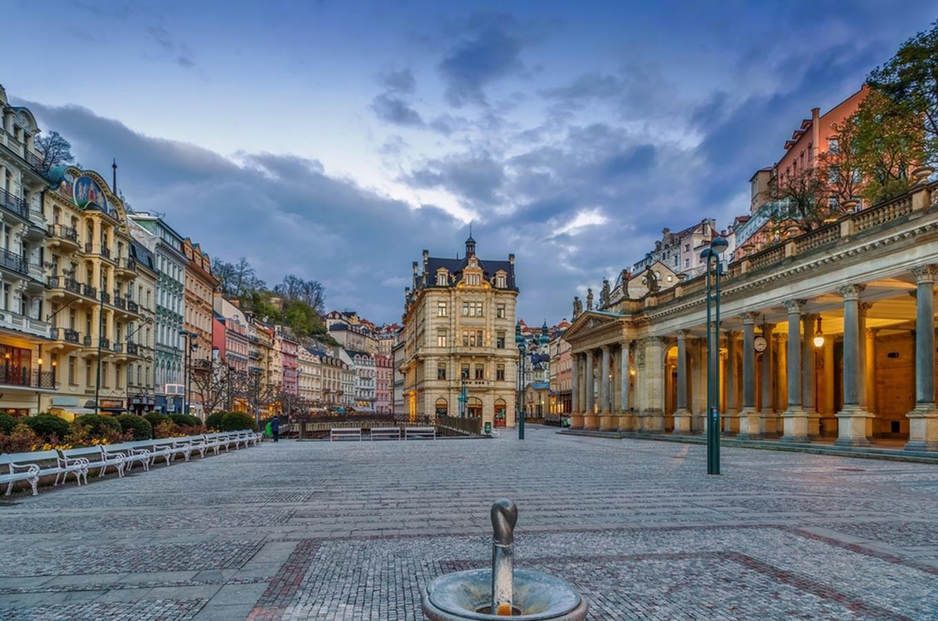 Kudy z nudy Karlovy Vary největší a nejznámější lázeňské město v ČR