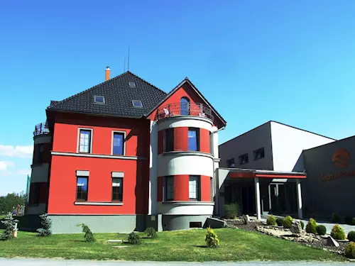 Hotel Sport Art Centrum v Beskydech - wellness a bazén s přírodou na dosah